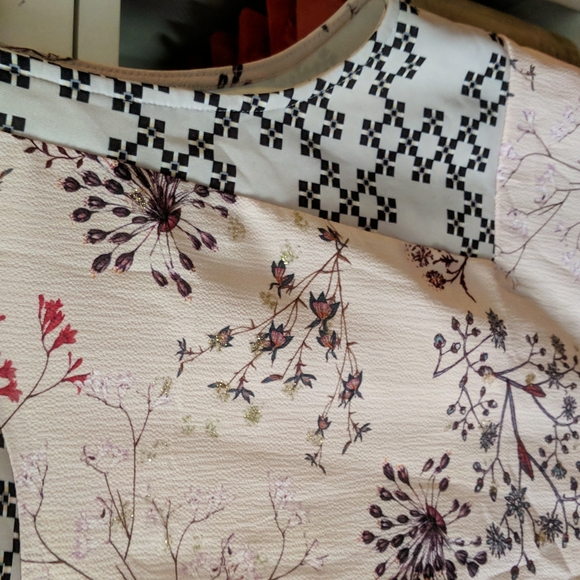 Top - Picture 2 of 4